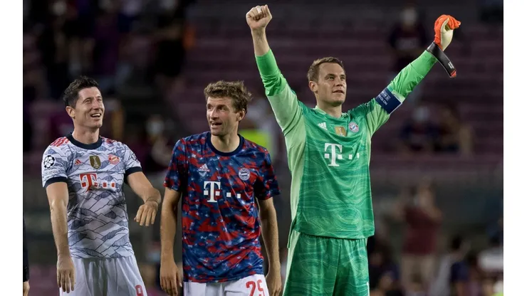 Berengui/DeFodi Images via Getty Images - Lewa, Müller e Neuer em campo pelo Bayern