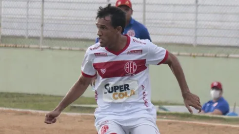 Foto: (Flickr Oficial América-RN/Canindé Pereira/América FC) - Márcio Mossoró estreou com a camisa do América nesta quarta (26)