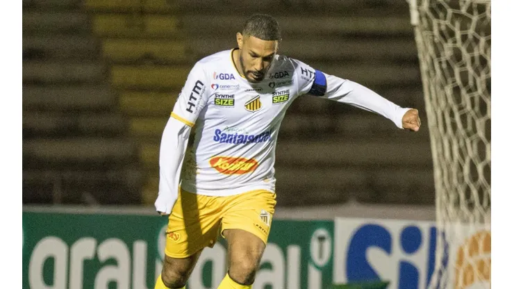 Foto: Robson Mafra/AGIF - Bruno Aguiar em ação pelo Novorizontino