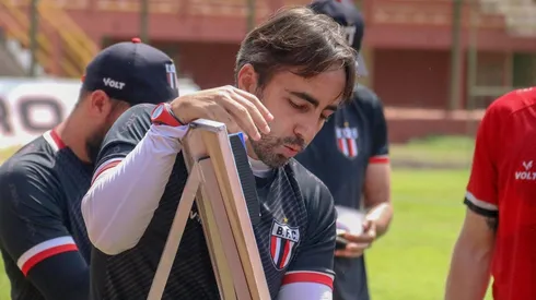 Foto: João Victor Menezes / Agência Botafogo - Leandro Zago, treinador do Botafogo-SP