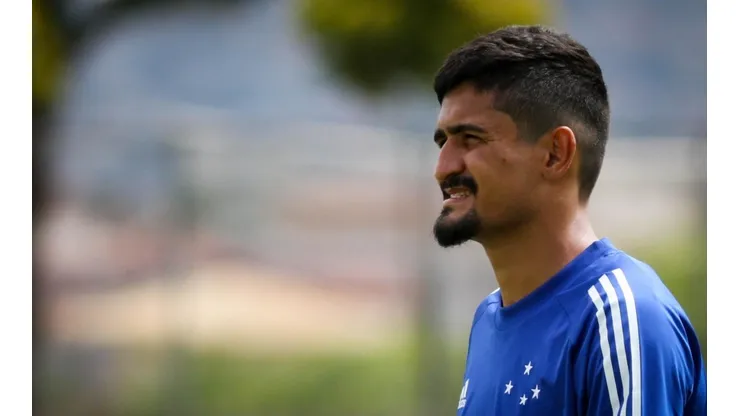 Foto: Fernando Moreno/AGIF - Cruzeiro acerta chegada de zagueiro para repor saída de Ramon