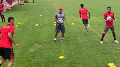 Divulgação ECV/ Pensando no próximo jogo, Vitória atualiza a situação dos laterais-direitos da equipe