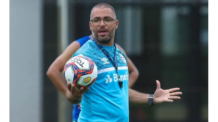 Foto: Renan Jardim / Grêmio FBPA / Divulgação - Cesar Lopes: técnico da transição saiu em defesa do jovem meia