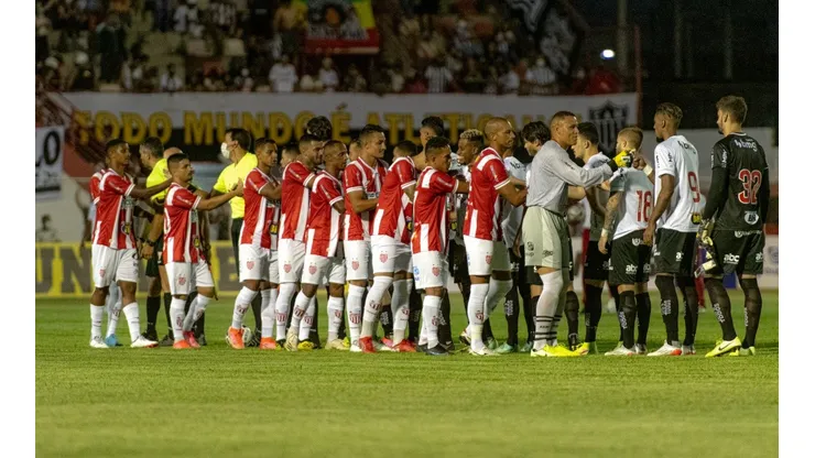 Foto: Alessandra Torres/AGIF - Atlético e Vila Nova emprestaram em 1 a 1