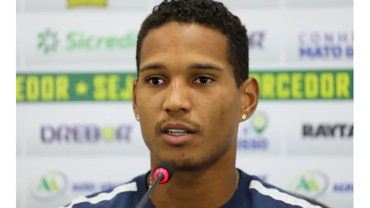 João Lucas concedeu entrevista coletiva (Foto: AssCom Dourado)