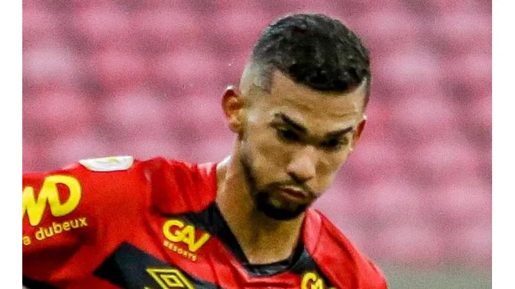 Foto: Rafael Vieira/AGIF - Gustavo é uma das baixas do Sport para o jogo de hoje (26)