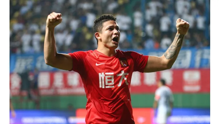 Foto: Getty Images/Visual China Group via Getty Images - Elkeson se tornou ídolo na China e agora pode atuar novamente no Brasil pelo Grêmio
