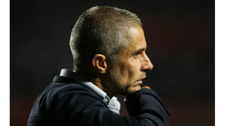 Foto: Alexandre Schneider/Getty Images - Sylvinho está novamente sob pressão no Corinthians neste início de 2022