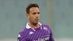 Arthur em ação pela Fiorentina no último mês de maio. Foto: Gabriele Maltinti/Getty Images.