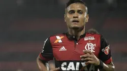 Éverton com a camisa do Flamengo (Foto: Alexandre Loureiro/Getty Images)