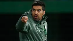 (Photo by Marcos Brindicci - Pool/Getty Images) - Abel vem blindando o jovem.