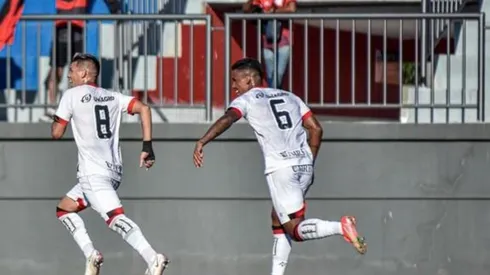 Foto: Pietro Carpi / EC Vitória / Divulgação – Eduardo comemora gol em Barcelona de Ilhéus x Vitória