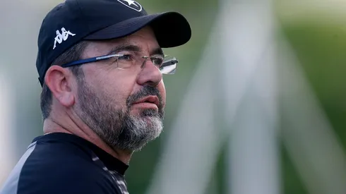 Foto: Vítor Silva/Botafogo/Divulgação - Enderson Moreira: prepara a equipe para o Estadual, primeira competição da temporada