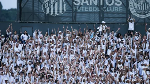 Alexandre Schneider/Getty Images - Torcida do Santos na Vila Belmiro
