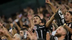 Paulo Lopes/Anadolu Agency via Getty Images - Torcedores do Corinthians na Neo Quimica Arena