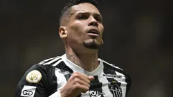 Paulinho em ação pelo Galo. Foto: Pedro Vilela/Getty Images