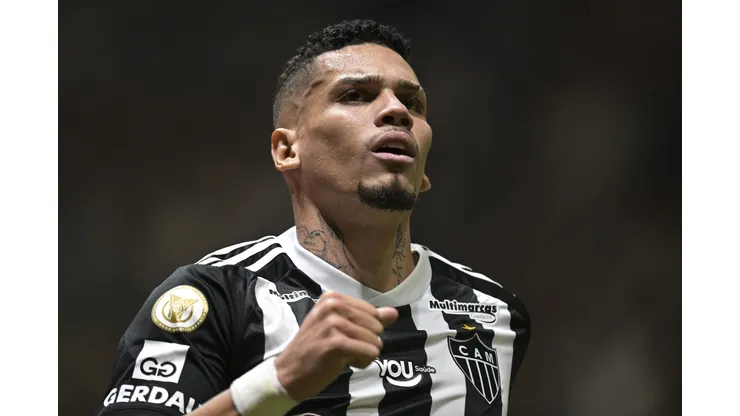 Paulinho em ação pelo Galo. Foto: Pedro Vilela/Getty Images