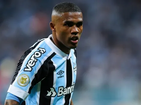 Com a saída de Douglas Costa, atacante de confiança de Mancini pode ser titular no Grêmio