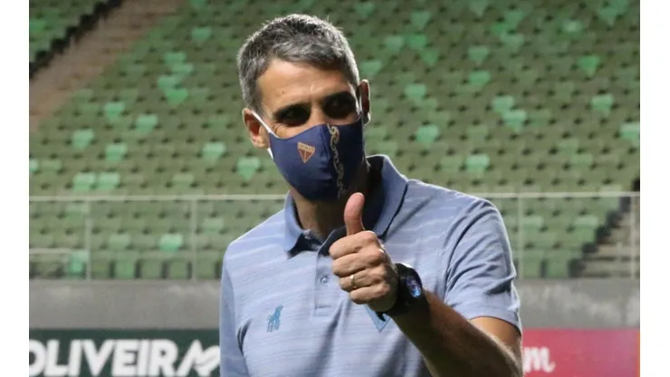 Foto: Fernando Moreno/AGIF - Vojvoda, treinador do Fortaleza