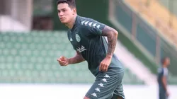 Foto: (Flickr Oficial Guarani/Thomaz Marostegan/Guarani FC) - Giovanni Augusto ganhou um companheiro de posição no Guarani