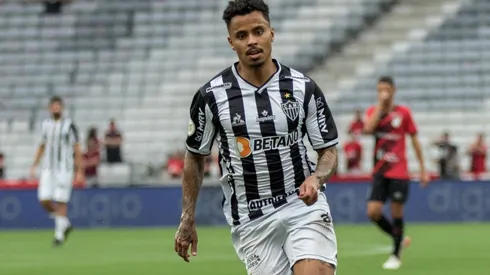 Foto: Robson Mafra/AGIF - Allan em ação pelo Atlético-MG