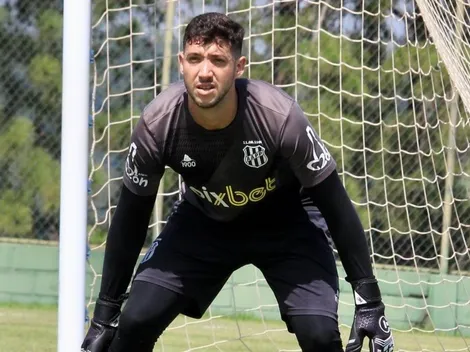 Para substituir Ivan, Ponte Preta anuncia contratação de Caíque França