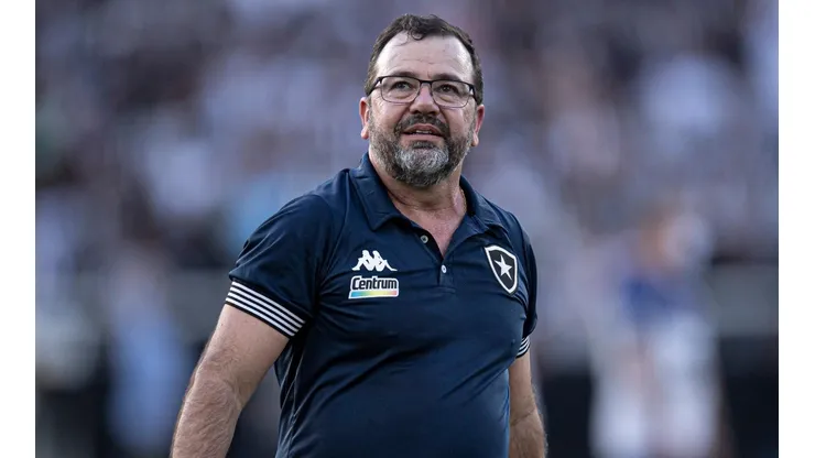Foto: Jorge Rodrigues/AGIF - Enderson Moreira, treinador do Botafogo