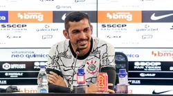 Foto: (Twitter Oficial Corinthians/Rodrigo Coca/Ag. Corinthians) - Bruno Melo foi apresentado oficialmente pelo Corinthians nesta quinta (20)