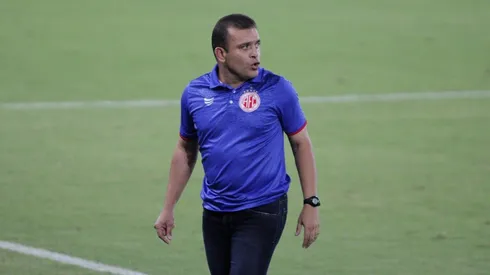 Foto: Guilherme Drovas/AGIF - Renatinho Potiguar celebra terceira vitória seguida no estadual