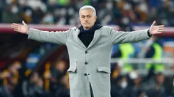 Foto: (DeFodi Images/Getty Images) - José Mourinho, técnico da Roma, da Itália, foi citado pelo zagueiro do Sport