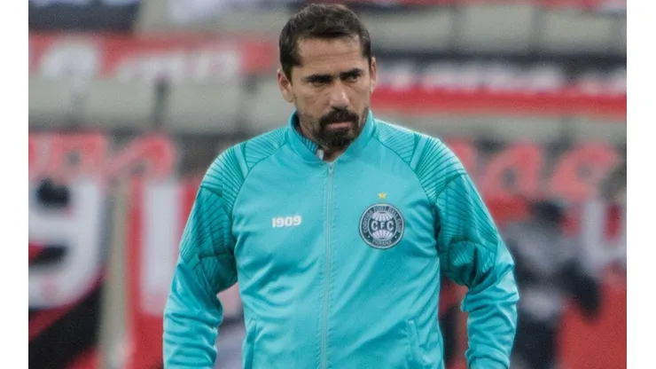 Foto: Robson Mafra/AGIF - Morínigo: treinador terá que mexer na equipe para estreia no Paranaense
