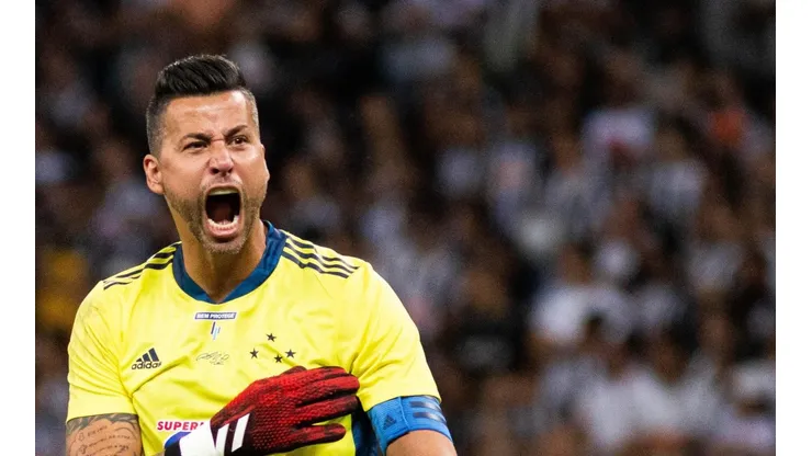 - Fábio saiu do Cruzeiro e acertou com o Fluminense