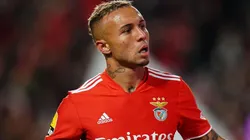 - Everton Cebolinha com a camisa do Benfica