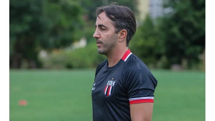 Foto: João Victor Menezes / Agência Botafogo - Leandro Zago treinador do Botafogo-SP
