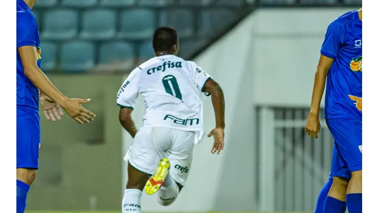 Foto: Diogo Reis/AGIF - Endrick barbarizou pelo Palmeiras e marcou gol de placa contra o Oeste na Copinha