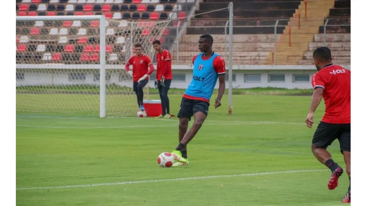 João Victor Menezes/Agência Botafogo - Kevin Saucedo, zagueiro do Botafogo-SP