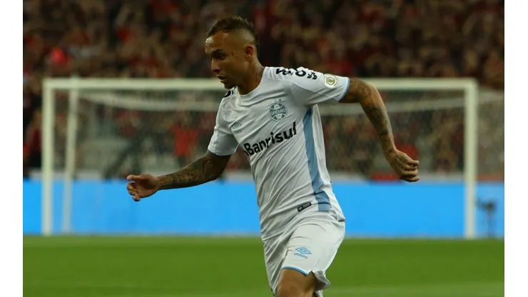 - Everton Cebolinha viveu seu auge no Grêmio