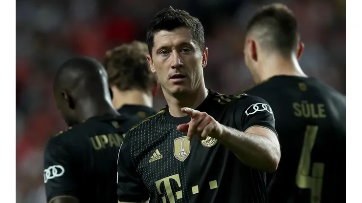 Pedro Fiúza/NurPhoto via Getty Images - Robert Lewandowski em campo pelo Bayern