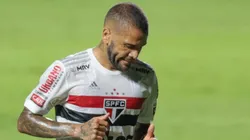 - Daniel Alves saiu recentemente do São Paulo