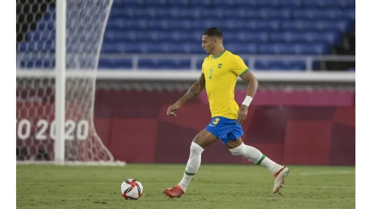 Diego Carlos com a camisa da seleção brasileira (Foto: Lucas Figueiredo/CBF)