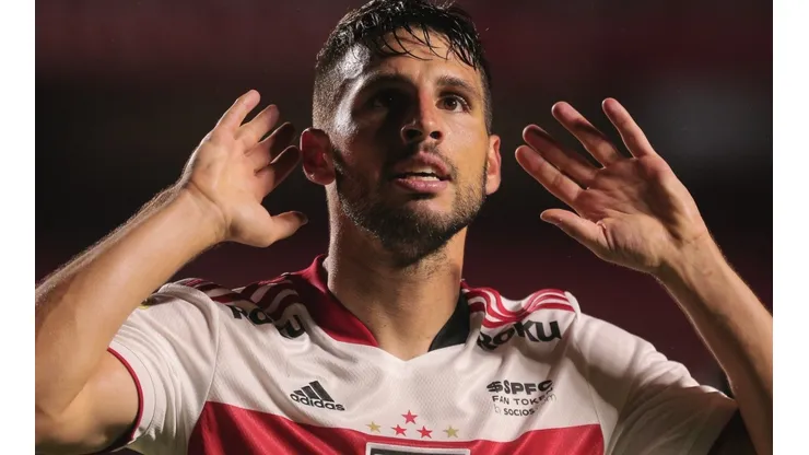 Foto: Ettore Chiereguini/AGIF - Calleri é o único centroavante disponível a Rogério Ceni com iminente saída de Pablo