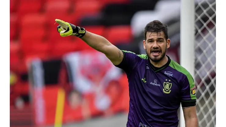 Matheus Cavichioli se destaca no América-MG (Foto: Thiago Ribeiro/AGIF)