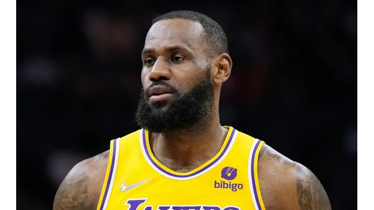 LeBron James e os Lakers vem tendo muitas dificuldades ao longo desta temporada (Getty Images)