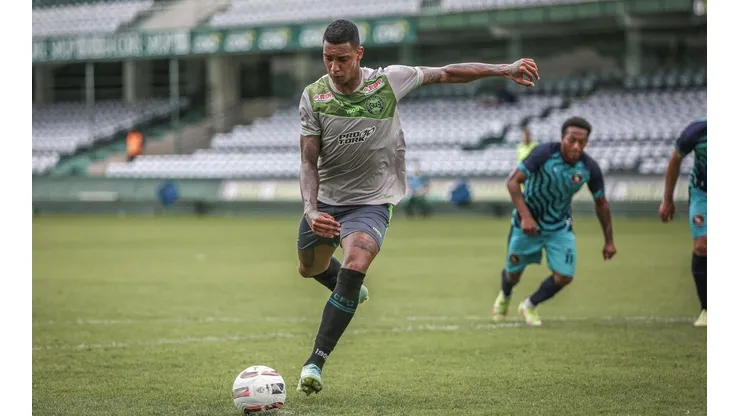 Foto: Divulgação/Coritiba - Alef Manga: deixou sua marca em jogo-treino no Couto Pereira