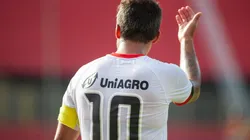 Jhony Pinho/AGIF - Jadson é o modelo no lançamento do novo uniforme do Vitória