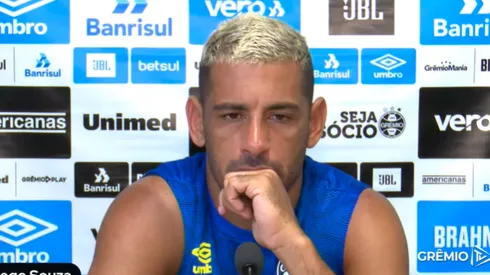 Foto: Reprodução/YouTube - Diego Souza: renovou seu contrato com o Grêmio após saída ser anunciada