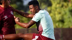 Foto: Mailson Santana/Fluminense FC - Danilo Barcelos (à esq.) está muito próximo de ver decretada sua saída do Fluminense