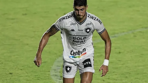 Foto: Thiago Ribeiro/AGIF - Pedro Raul: ex-Botafogo, atacante entrou na mira do Vasco
