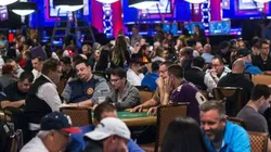 Salão lotado da WSOP (Foto: PokerNews)