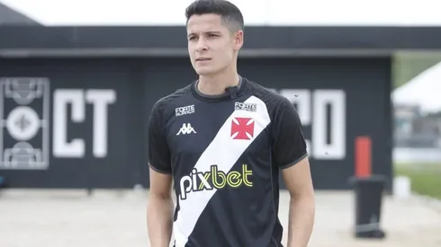 Foto: Rafael Ribeiro/ CRVG | Matheus Barbosa afirmou que pode atuar tanto como primeiro ou como segundo volante